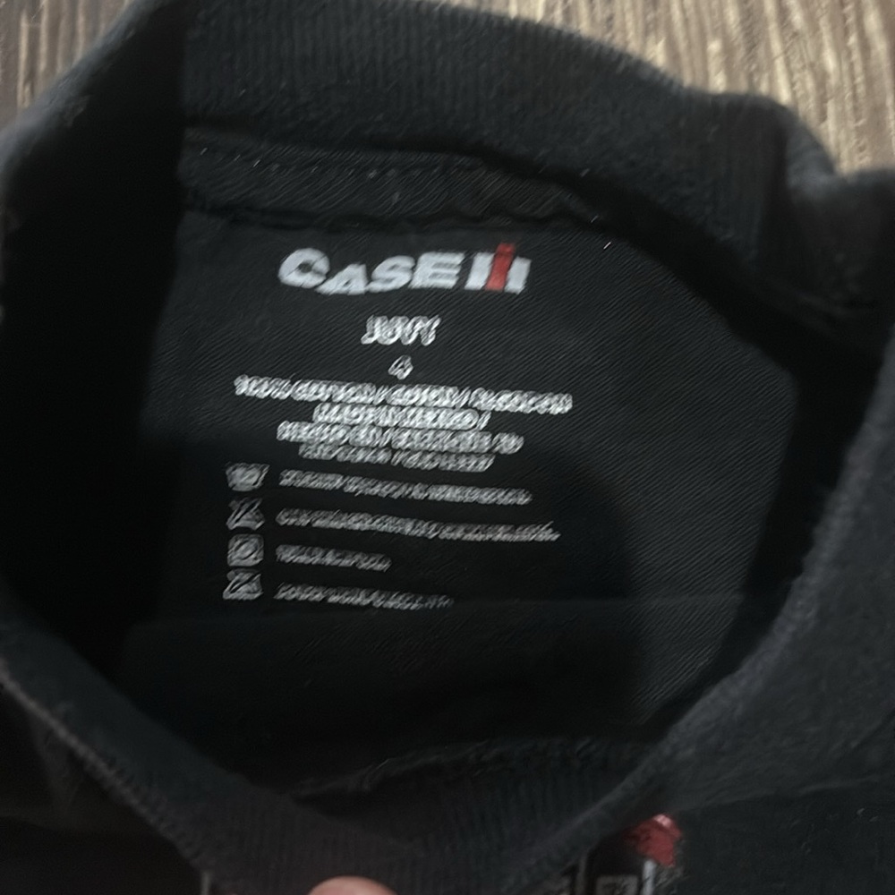Case IH size 4 short sleeve T-shirt with a tractor and ‘big stuff’ on it. - Picture 4 of 4